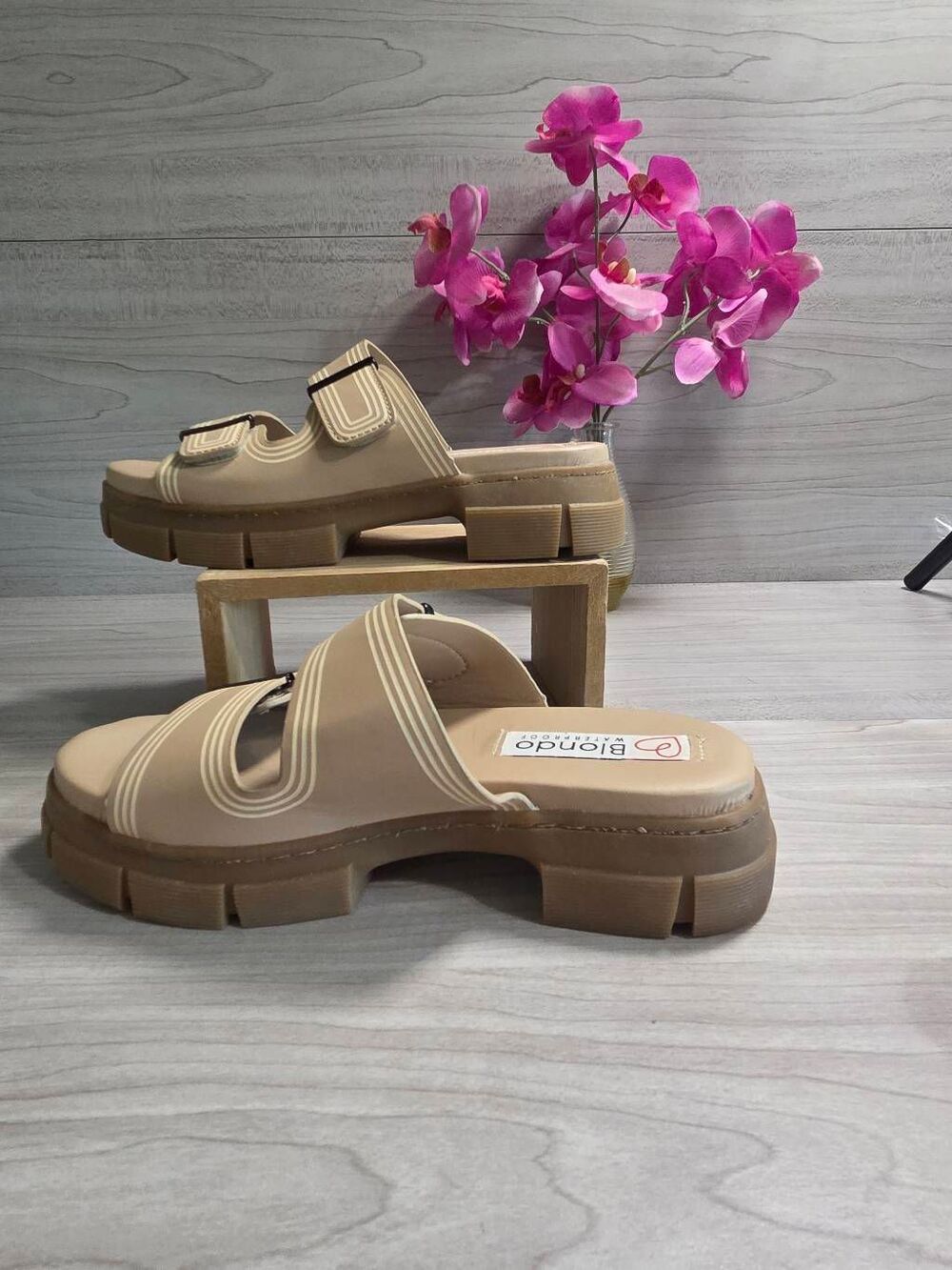 Blondo Hugh Waterproof Platform Lug Sole Slide Sandals Beige 6.5M